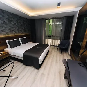 4* Hotel Emen's